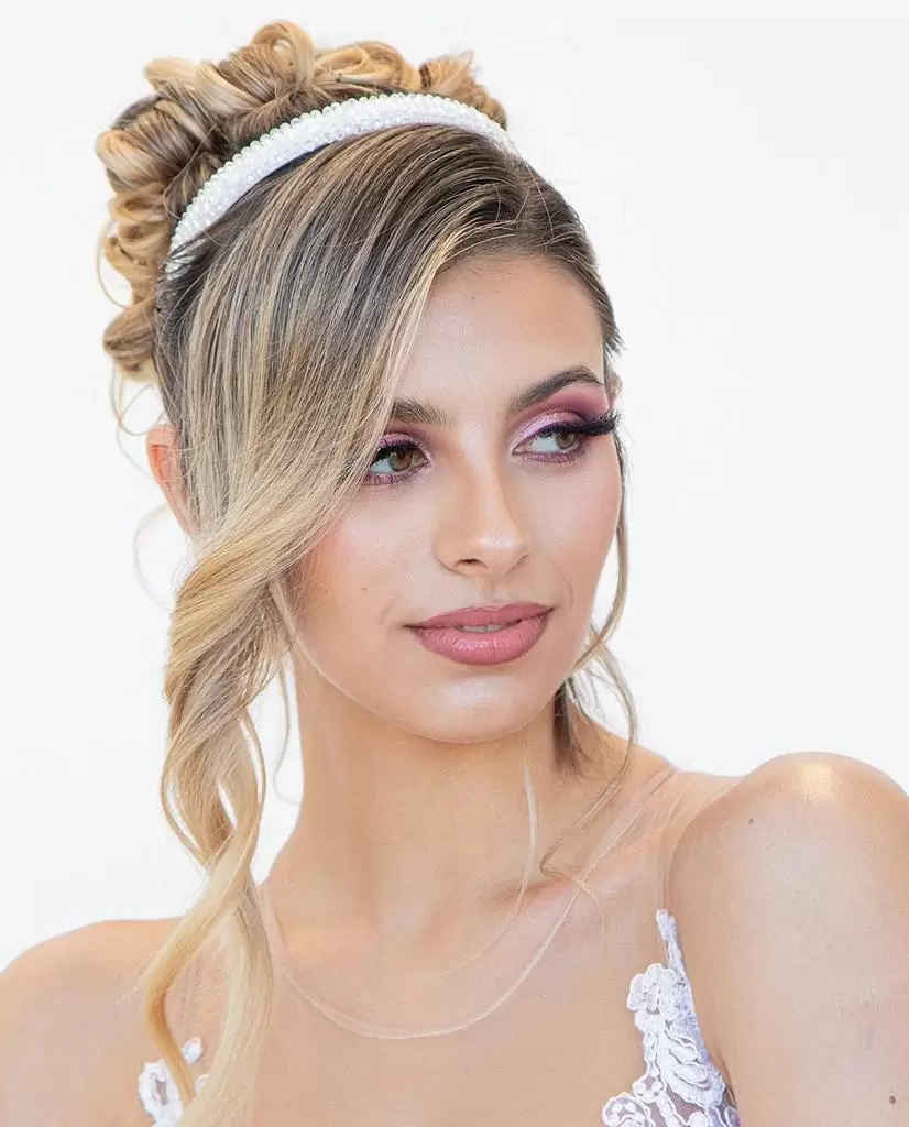 ESPECIALIZACION EN MAQUILLAJE DE NOVIAS