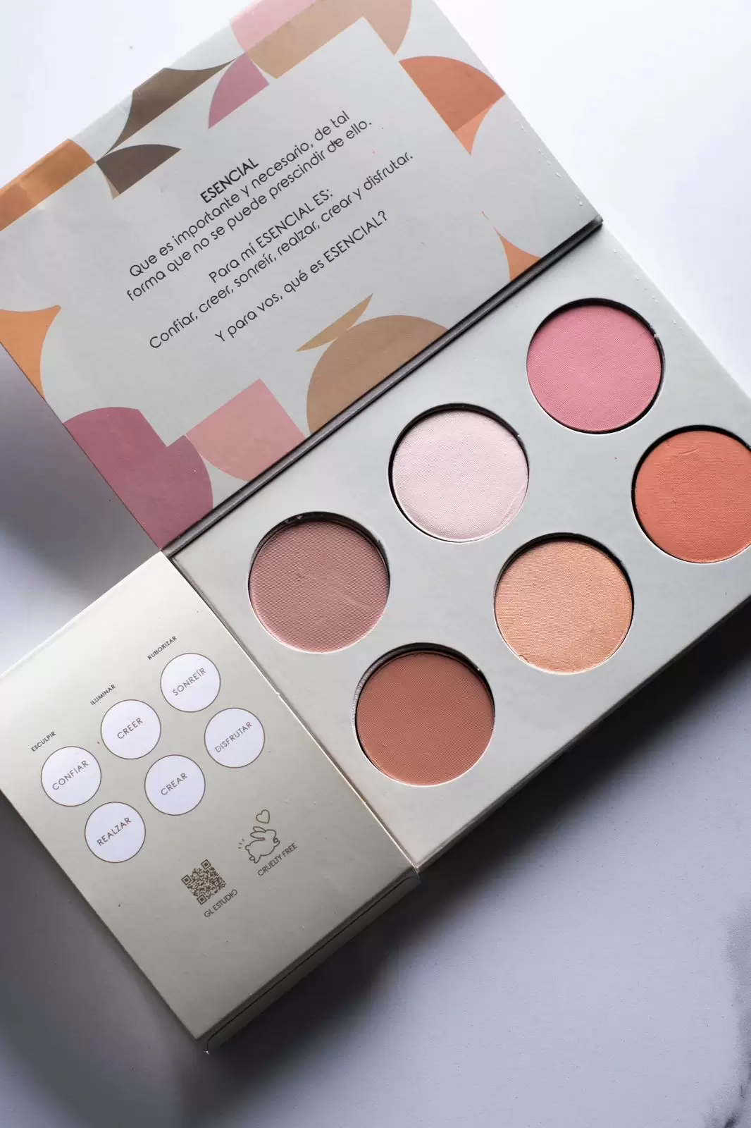 PALETA GERVASIO LARRIVEY ESENCIALES RUBORES
