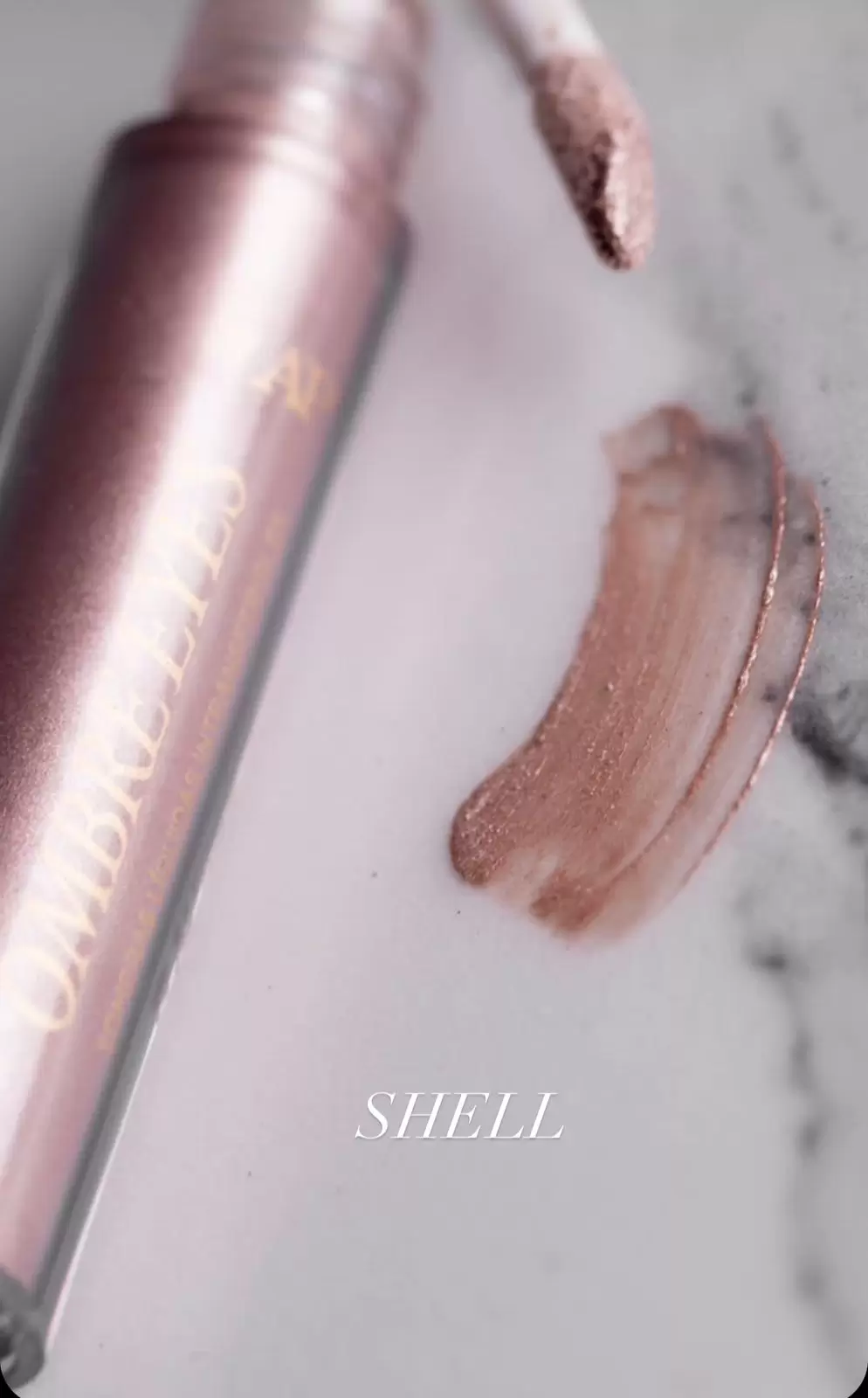 SOMBRA LIQUIDA INTRANSFERIBLE OMBRE EYES